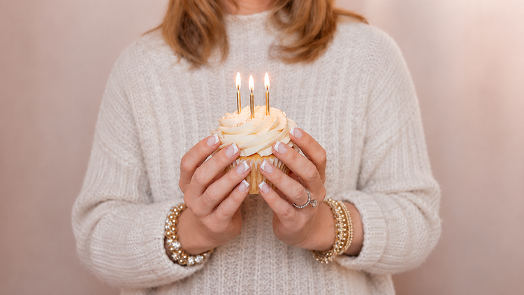 CNVS Nails third birthday cupcake with three candles and custom-fit gel nail veneers
